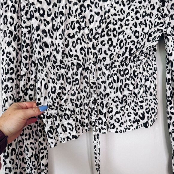 Zara Black and White Cheetah Print Long Sleeve Wrap Blouse Size Medium - Picture 3 of 6